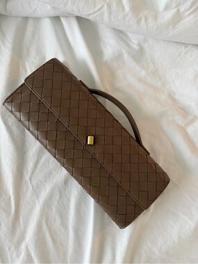 Bottega Veneta intrecciato Woven Leather Top-Handle Clutch in Dark Brown